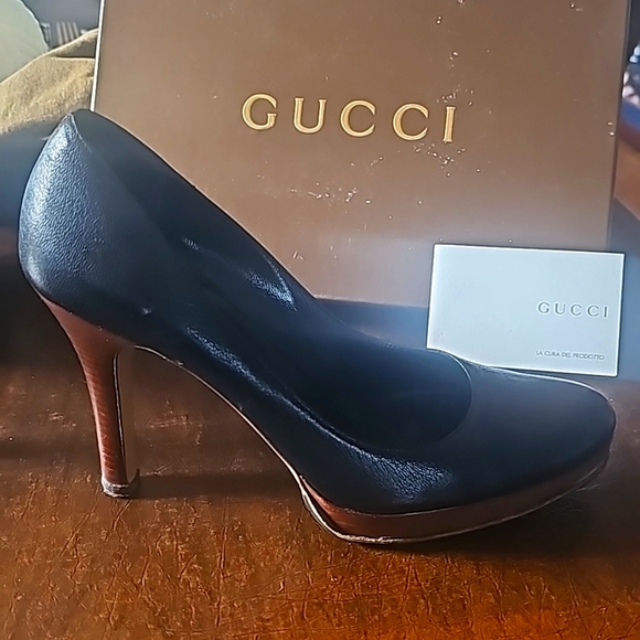 Gucci Designer Pumps, Sz 9, Black, Leather, 4" Heel, Sem' Round Toe, 3/4" Platfo - Picture 8 of 11